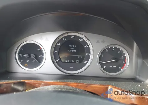 2010 Mercedes-Benz Glk 350 4Matic z USA, uszkodzony, nr VIN WDCGG8HB1AF371059